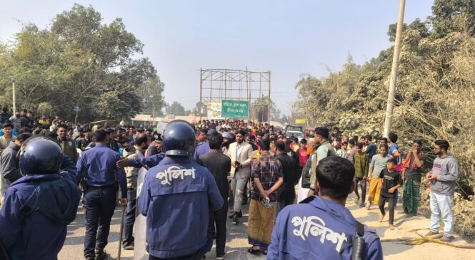 কুড়িগ্রামে ট্রাক চাপায় সাবেক সেনা সদস্য নিহত ছেলে গুরুত্বর আহত