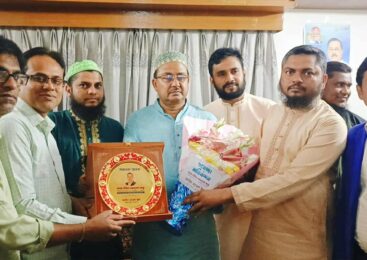 জাহিদ মডেল স্কুলের পক্ষ থেকে নব নির্বাচিত সংসদ সদস্যকে বিশেষ সম্মাননা ও ফুলেল শুভেচ্ছা প্রদান