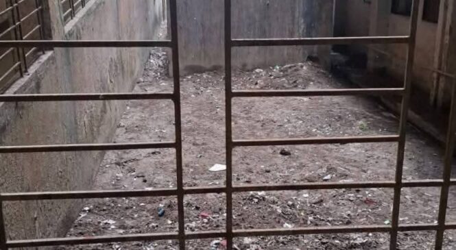 মন্ত্রীর কড়া হুঁশিয়ারি: ৬ ঘণ্টায় পরিষ্কার হলো লালমনিরহাট সদর হাসপাতাল